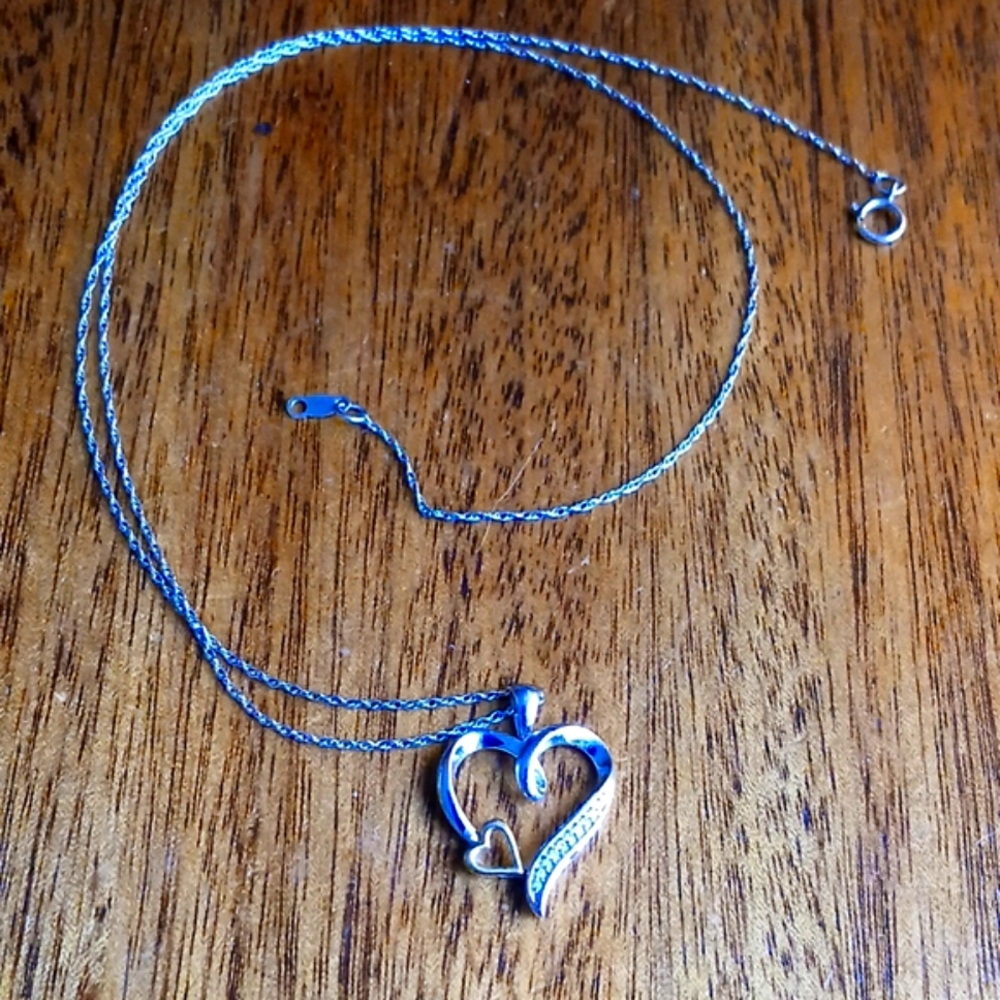 10k Gold+Natural Diamonds+Sterling silver ❤️  Heart Necklace with 17" 925 Chain.